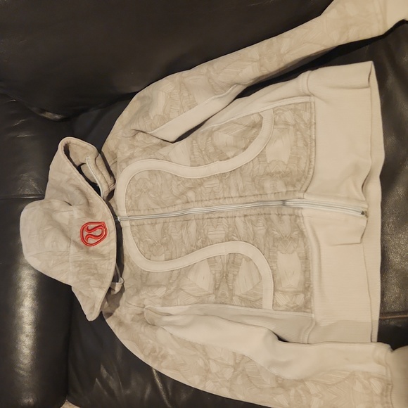 Lululemon scuba sweater size 4 - Picture 4 of 4